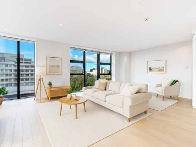 220/223A Green Lane West, Epsom