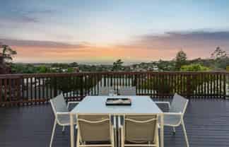 1/547 East Coast Road, Browns Bay