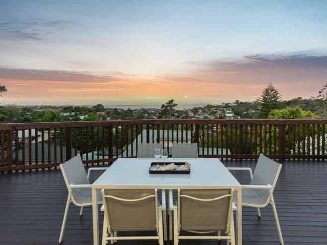 1/547 East Coast Road, Browns Bay