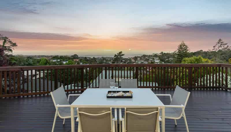 1/547 East Coast Road, Browns Bay