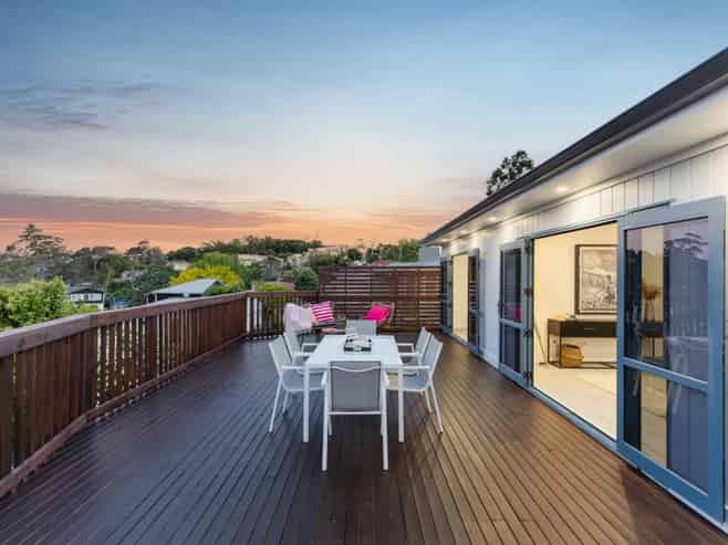 1/547 East Coast Road, Browns Bay