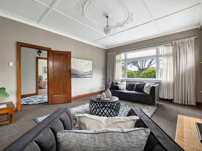 355 High Street, Hawera