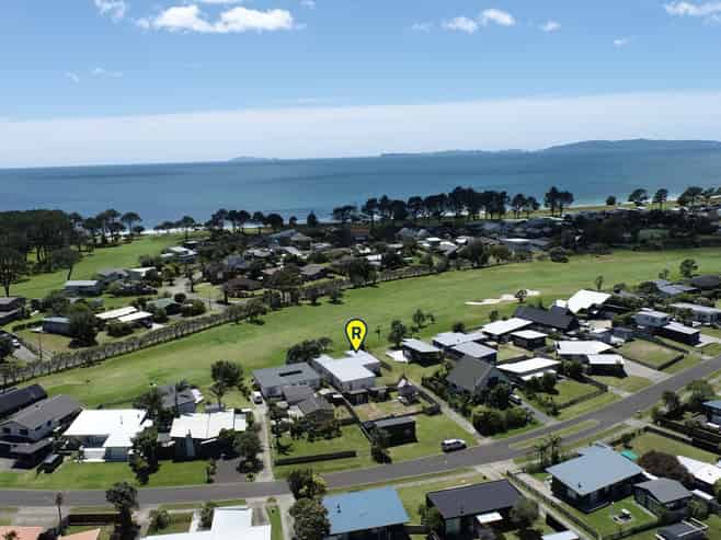 117 The Fairway, Matarangi