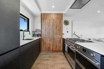 1363 Whangaparaoa Road, Army Bay