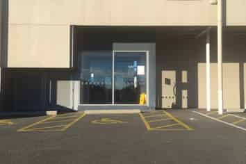 Modern office & retail location - Windsor