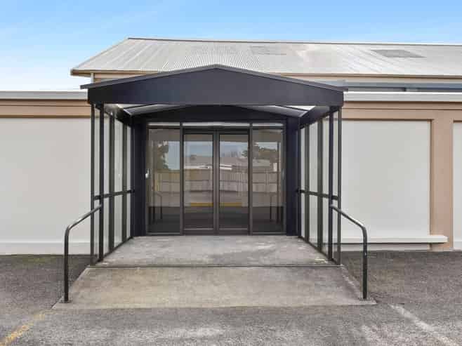 Warehousing with facilities- for lease