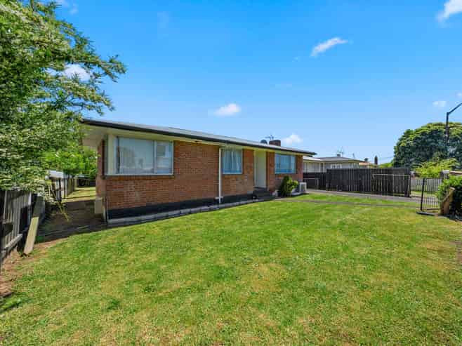 142 Preston Road, Otara