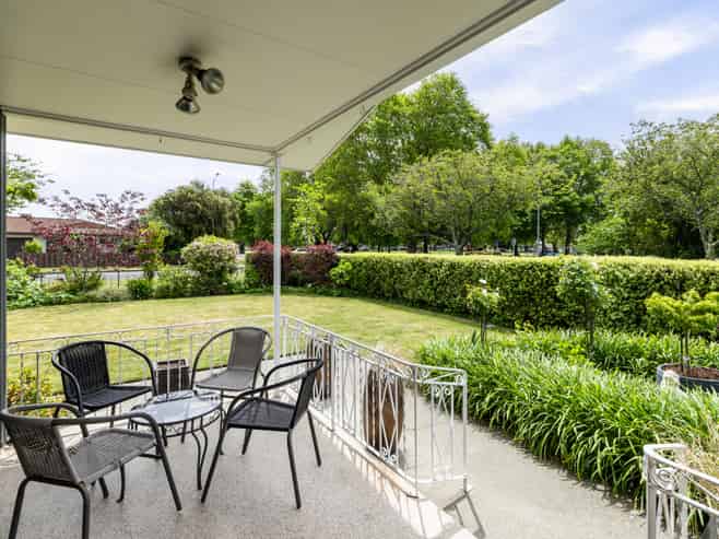 701 Queen Street East, Parkvale