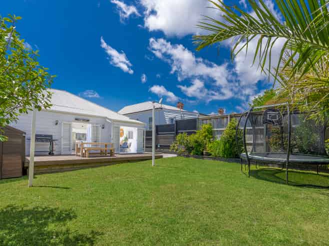 8 Buchanan Street, Kingsland