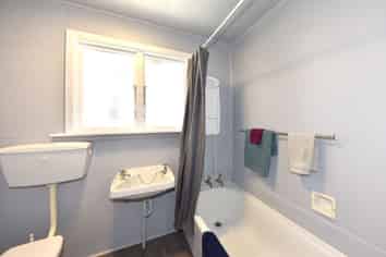 3/124 Huxley Street, Sydenham