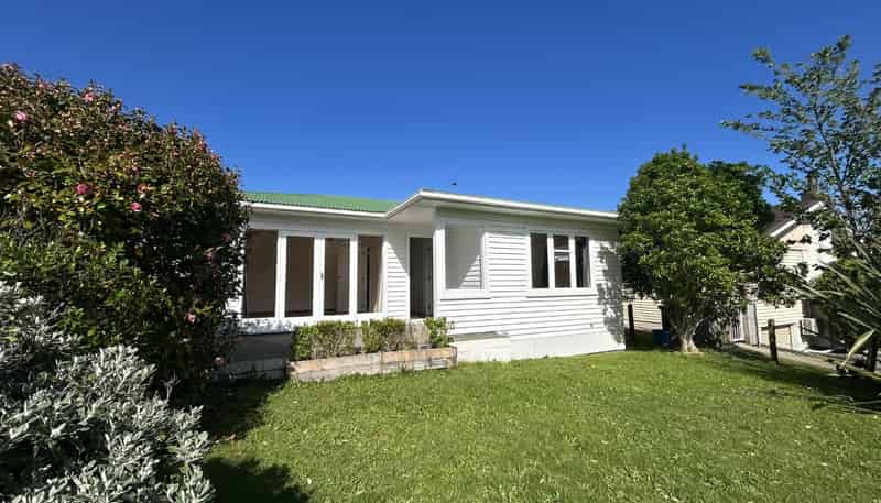 15 Riwai Street, Paraparaumu