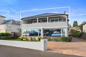 2/22 Queens Parade, Devonport