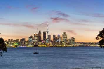 2/22 Queens Parade, Devonport