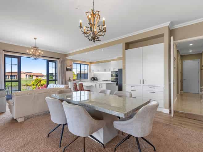 166 Oriental Parade, Papamoa