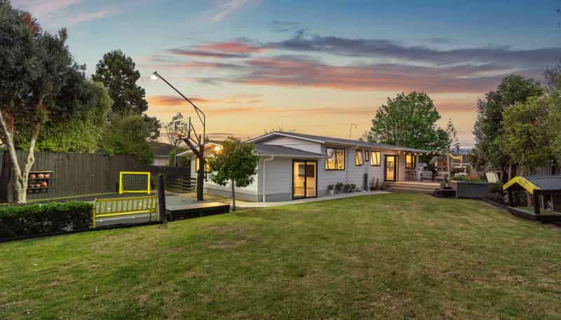 30 Fairdale Place, Birkdale