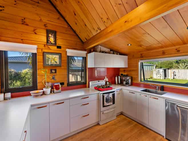 5 Kaitake Place, Oakura