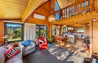 5 Kaitake Place, Oakura