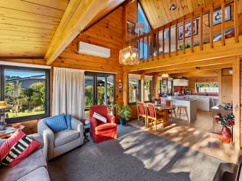 5 Kaitake Place, Oakura