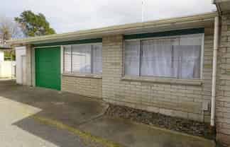 2/1102 Williams Street , Mahora