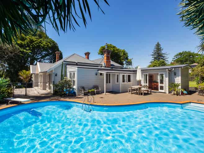 707 & 707B New North Road, Mount Albert