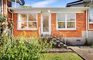 6/12 Raines Avenue, Forrest Hill