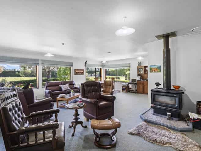 49 Ashworths Road, Amberley