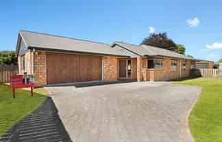 45 Stoneleigh Drive, Chartwell