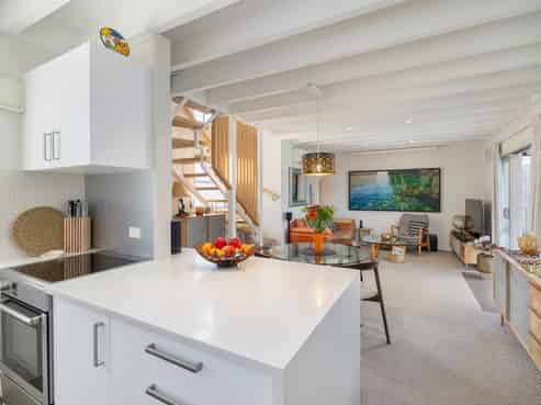 2/5 Wesley Avenue, Mount Albert