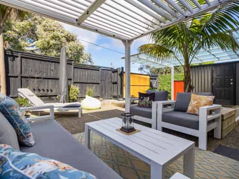 2/5 Wesley Avenue, Mount Albert