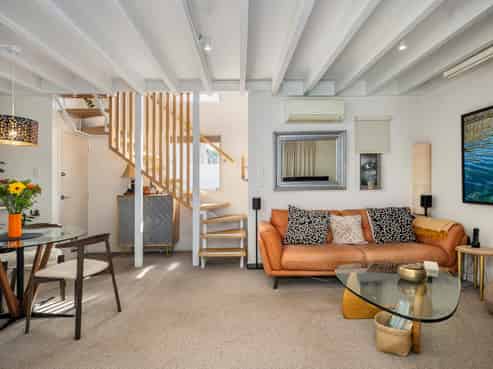 2/5 Wesley Avenue, Mount Albert