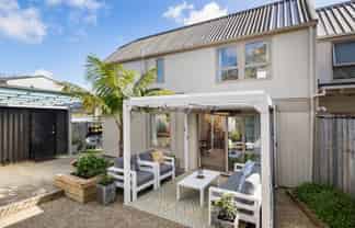 2/5 Wesley Avenue, Mount Albert