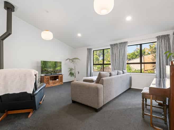 37 Glenn Terrace, Otumoetai