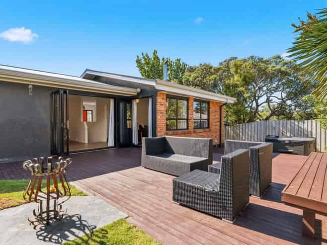 37 Glenn Terrace, Otumoetai