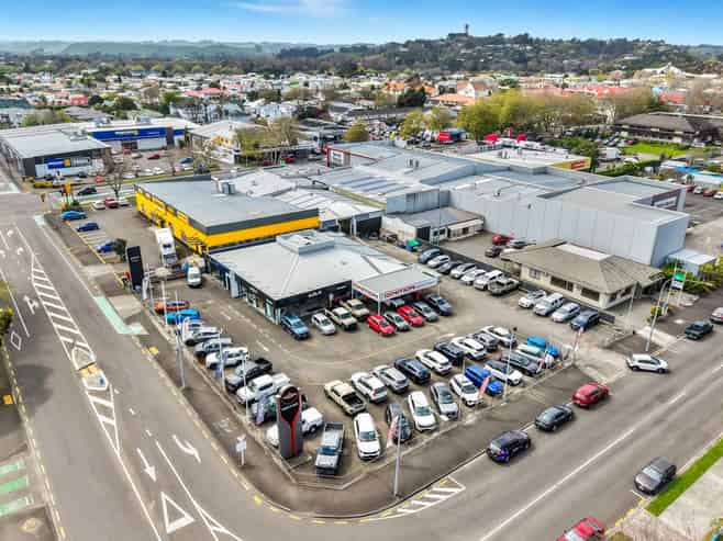 Prime central Whanganui commercial opportunity