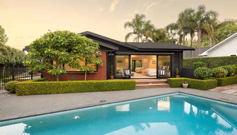 703 River Road, Chartwell