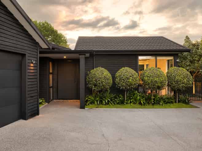 703 River Road, Chartwell