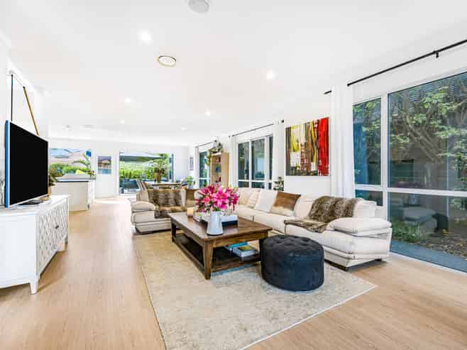 44 Boocock Crescent, Orewa