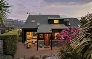 4 Goldleaf Hill, Queenstown
