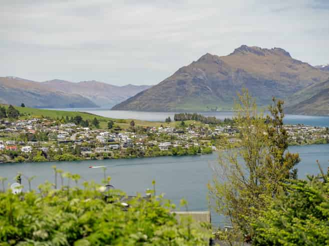4 Goldleaf Hill, Queenstown