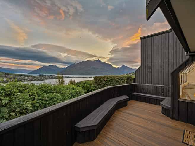 4 Goldleaf Hill, Queenstown