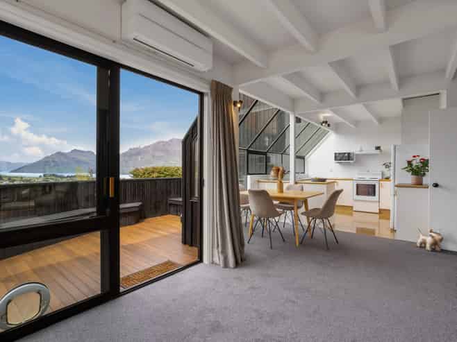 4 Goldleaf Hill, Queenstown