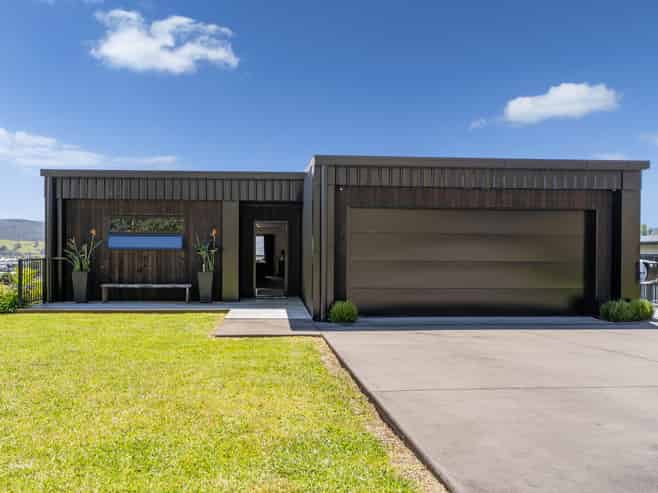 7 Panorama Parade, Pauanui