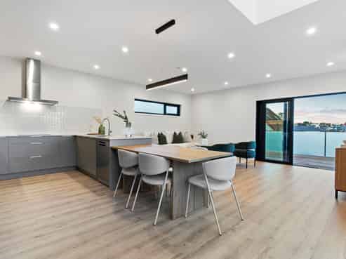 394 East Coast Road, Sunnynook