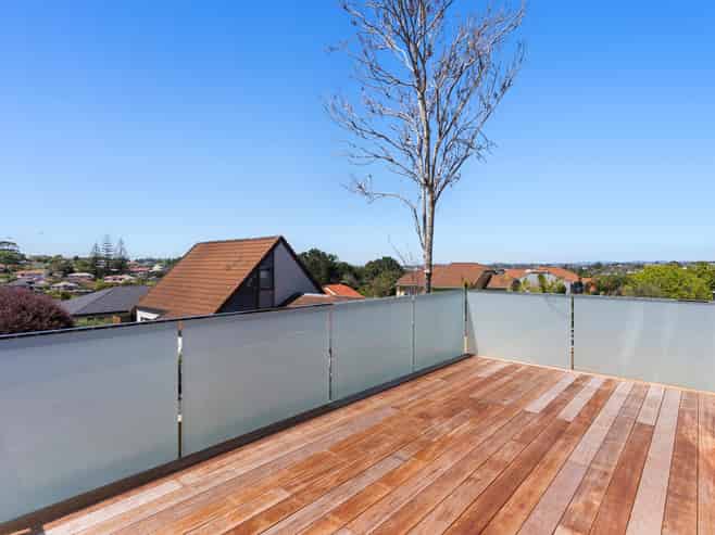 394 East Coast Road, Sunnynook