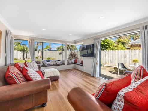 63 Lothian Brae, Wattle Downs