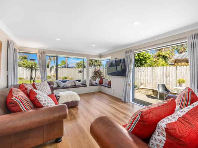 63 Lothian Brae, Wattle Downs