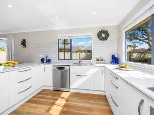 63 Lothian Brae, Wattle Downs