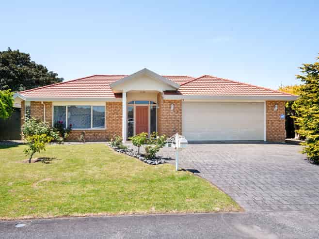 22 Cairns Crescent, Rototuna
