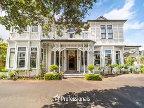 722 High Street, Boulcott