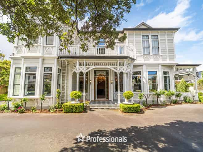 722 High Street, Boulcott